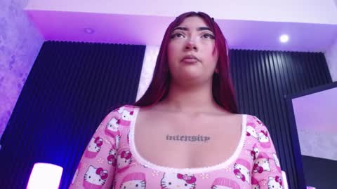 Mia online show from December 14, 2:10 pm