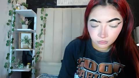 Mia online show from February 27, 1:38 pm