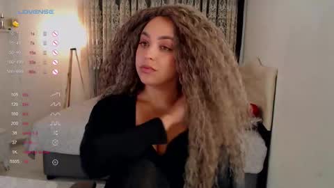 _just_a_queen_3 online show from October 5, 3:17 pm