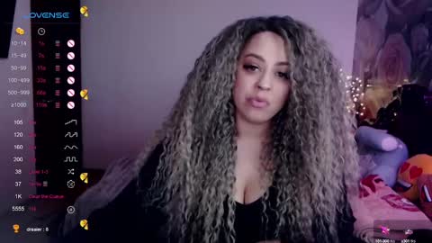 _just_a_queen_3 online show from February 14, 9:45 am