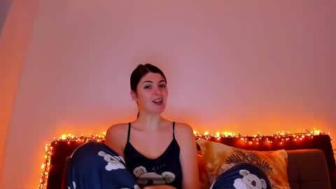 _just_a_simple_girl online show from February 20, 11:31 am