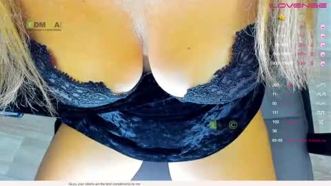 _justcallme_ online show from June 1, 8:21 pm