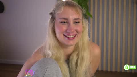 Kate online show from April 10, 4:02 pm