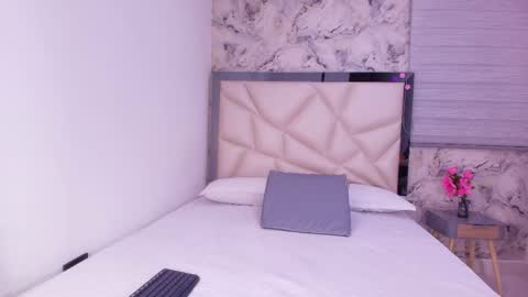 Kendall online show from April 15, 3:07 am