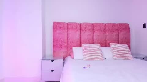 Kendall online show from December 19, 12:19 pm