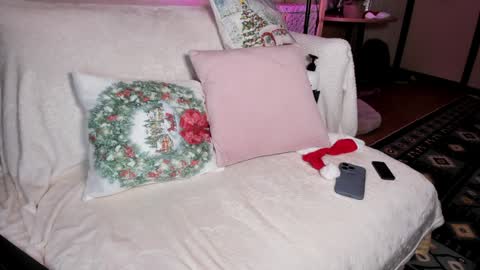 Kiara 0100 - 0700 UTC almost every day online show from December 29, 10:34 am