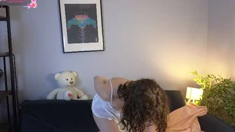 _louiseana_ online show from June 21, 12:53 pm