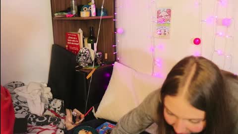 Lucy online show from January 4, 2:25 am