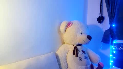 Snapshot of _lunaa__ chatting on December 16, 12:59 am _lunaa__ online show from December 16, 12:59 am