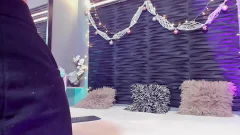 _lustyles_ online show from December 19, 7:44 am