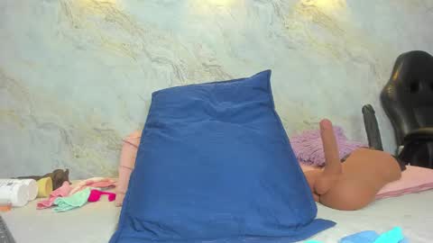 Maddy online show from February 13, 12:00 pm