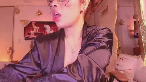 Marce  online show from November 25, 2:08 pm