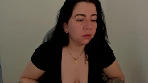 _miss_coco_ online show from November 9, 1:40 pm