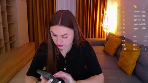 Mia online show from February 2, 8:13 am