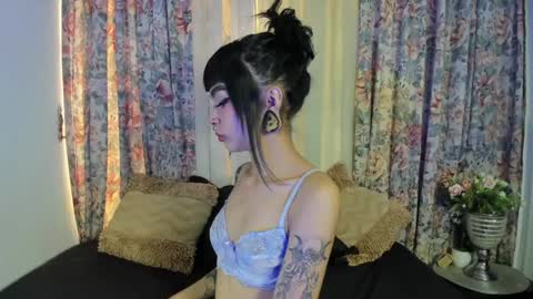 mizuki  online show from January 10, 3:06 pm