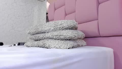 _molly_rosse_ online show from February 12, 1:38 pm