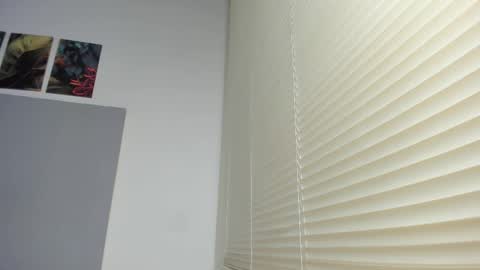 _molly_rosse_ online show from December 15, 12:10 pm