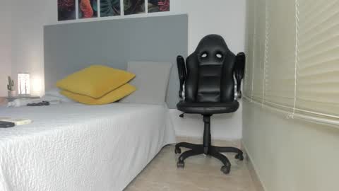 _molly_rosse_ online show from February 24, 11:53 am