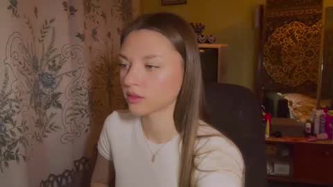 Mona online show from February 4, 3:59 pm