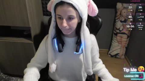 Snapshot of _nika_kik chatting on January 24, 9:47 pm Nika online show from January 24, 9:47 pm