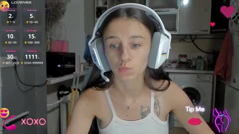 Snapshot of _nika_kik chatting on October 7, 4:22 pm Nika online show from October 7, 4:22 pm