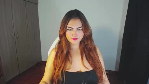 Snapshot of _ninahot chatting on December 9, 4:34 am Nina  online show from December 9, 4:34 am