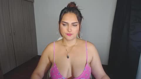 Snapshot of _ninahot chatting on December 27, 3:31 am Nina  online show from December 27, 3:31 am