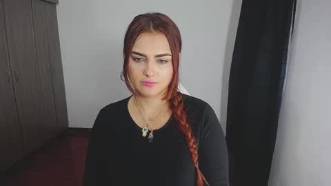 Snapshot of _ninahot chatting on February 17, 11:43 pm Nina  online show from February 17, 11:43 pm