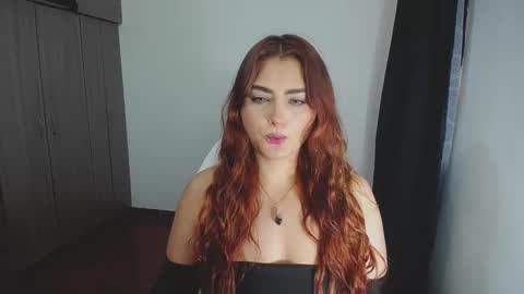 Snapshot of _ninahot chatting on February 12, 7:02 pm Nina  online show from February 12, 7:02 pm