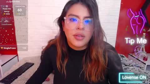 Laura online show from December 14, 8:03 pm