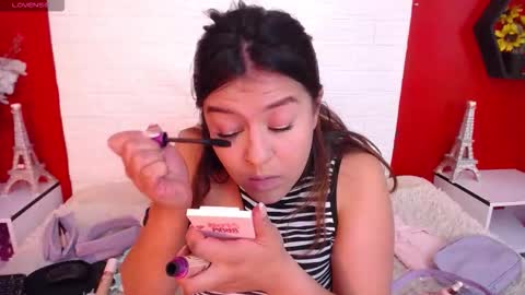 Laura online show from October 30, 11:06 pm