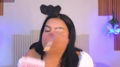 Laura online show from March 30, 6:29 pm