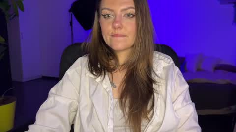  HADLY see u online 0312  online show from January 28, 5:56 pm