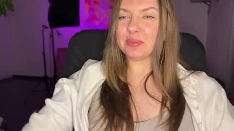  HADLY see u online 0312  online show from March 3, 5:26 pm