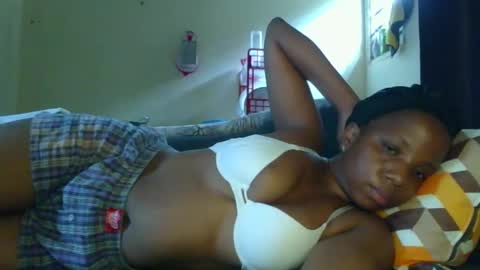 queen online show from December 9, 9:06 am