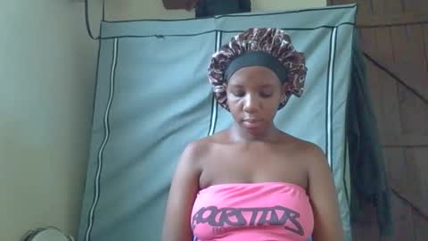 queen online show from February 25, 7:18 am