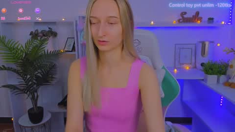 Snapshot of _ri_na_ chatting on December 26, 6:41 am I am Rina online show from December 26, 6:41 am