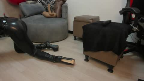 Selene online show from April 12, 7:55 am