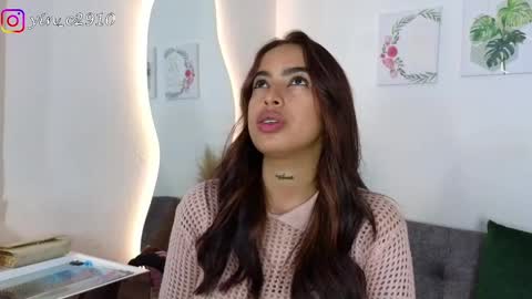 Snapshot of _sophiebrown__ chatting on December 19, 11:25 pm Andrea  The Next Stream  Wednesday online show from December 19, 11:25 pm