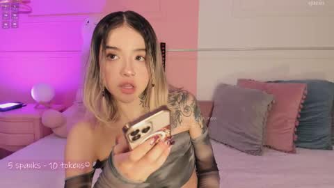 _tammarra_ online show from February 9, 6:10 pm