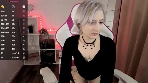 Taylor online show from November 12, 2:15 pm