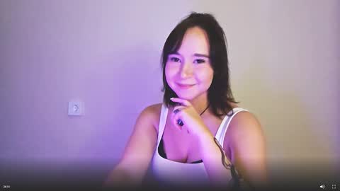 Mia online show from September 17, 7:34 pm