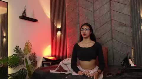   online show from April 18, 7:40 pm