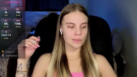 Snapshot of _wednesday_addams_ chatting on October 7, 11:03 am Vera online show from October 7, 11:03 am