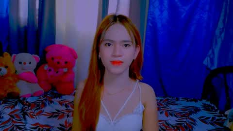_xxlilly online show from May 22, 8:01 am