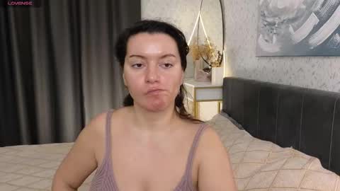 Jasmine online show from December 4, 8:27 am