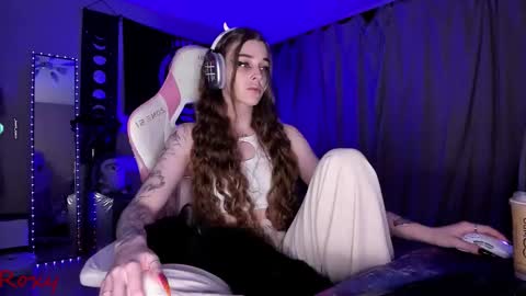 Snapshot of _yourwetdreams_ chatting on October 21, 10:36 pm Roxy online show from October 21, 10:36 pm