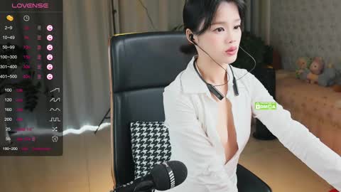 _zizi_ online show from March 9, 3:22 am