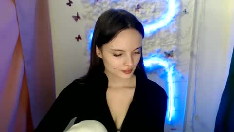 a_ariella_ online show from September 29, 12:32 pm
