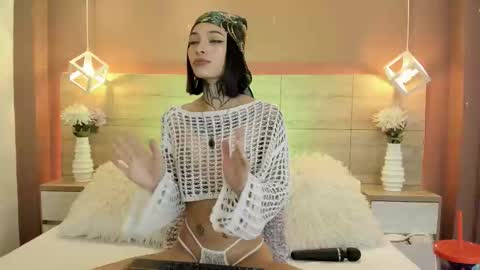 Luni  online show from November 11, 2:36 pm